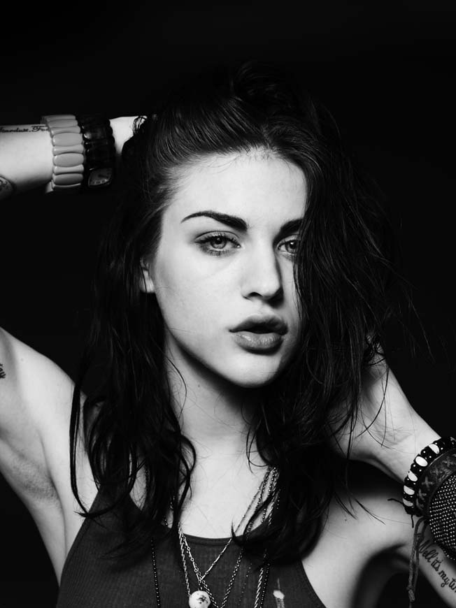 Frances-Bean-Cobain-Portrait (14)