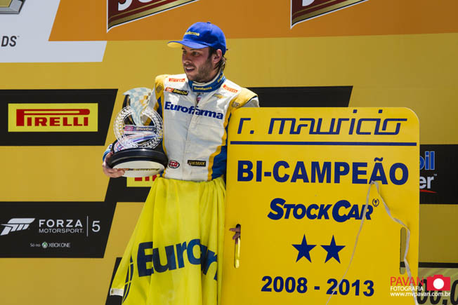 Foto campeão Stock Car 2013 - Ricardo Maurício