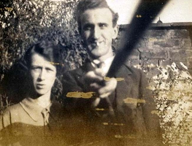 foto bastão de selfie antigo 1926